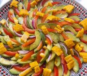 Avocado-Salat mit gebr. Mais