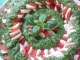 Caprese mit frischem Basilikum Pesto Caprese mit frischem Basilikum Pesto