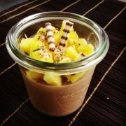 Nougat-Pannacotta mit Mangosalätchen