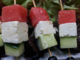 Spieß Tricolore mit Gurke, Feta, Wassermelone Spieß Tricolore mit Gurke, Feta, Wassermelone