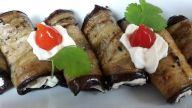 Auberginenröllchen mit Currycreme gefüllt Auberginenröllchen mit Currycreme gefüllt
