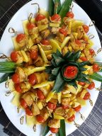 Hähnchen-Ananas-Spießchen Hähnchen-Ananas-Spießchen