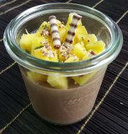 Nougat-Panna cotta mit Mangosalätchen Nougat-Panna cotta mit Mangosalätchen