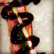 Peking-Duck im chinesischen Pfannekuchen Peking-Duck im chinesischen Pfannekuchen